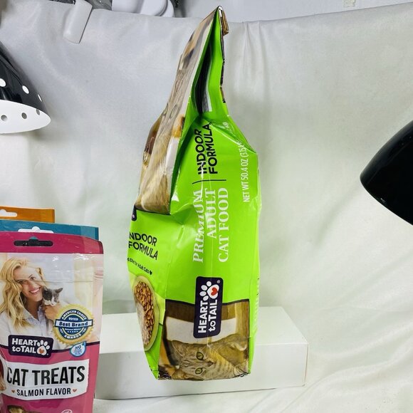 Heart To Tail Premium Adult Cat Starter Food Kit - Dry And Wet Food W 3 Treats - Picture 10 of 11